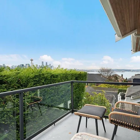3Br 3Ba Kerry Park Retreat In Queen Anne